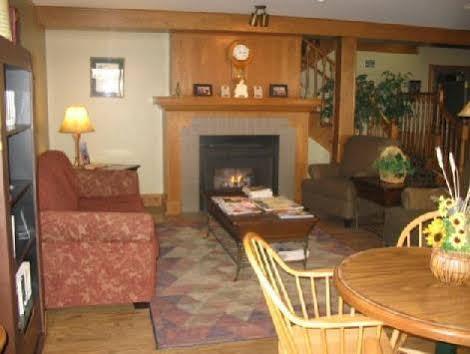 Travelodge By Wyndham - Eastgate Bay Hotel Regina